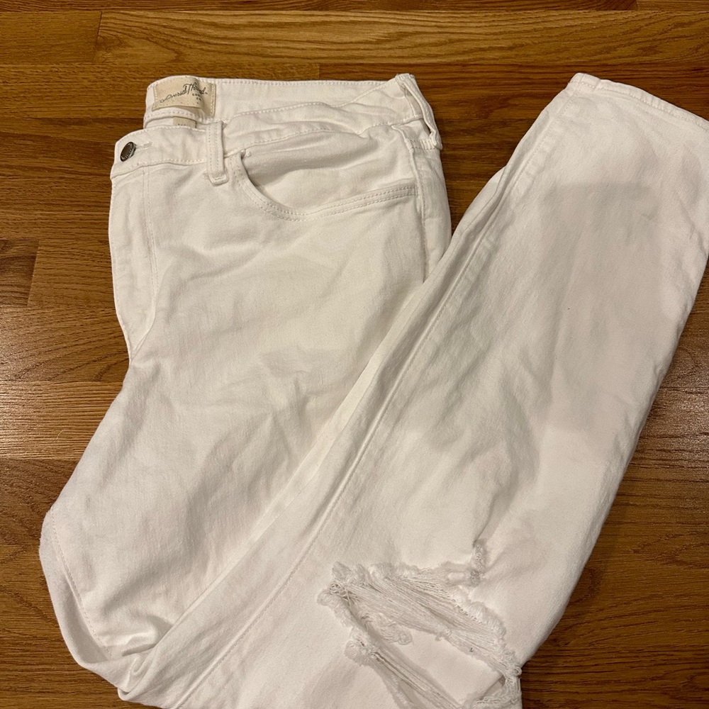 Universal Thread - distressed white jean - Size 14